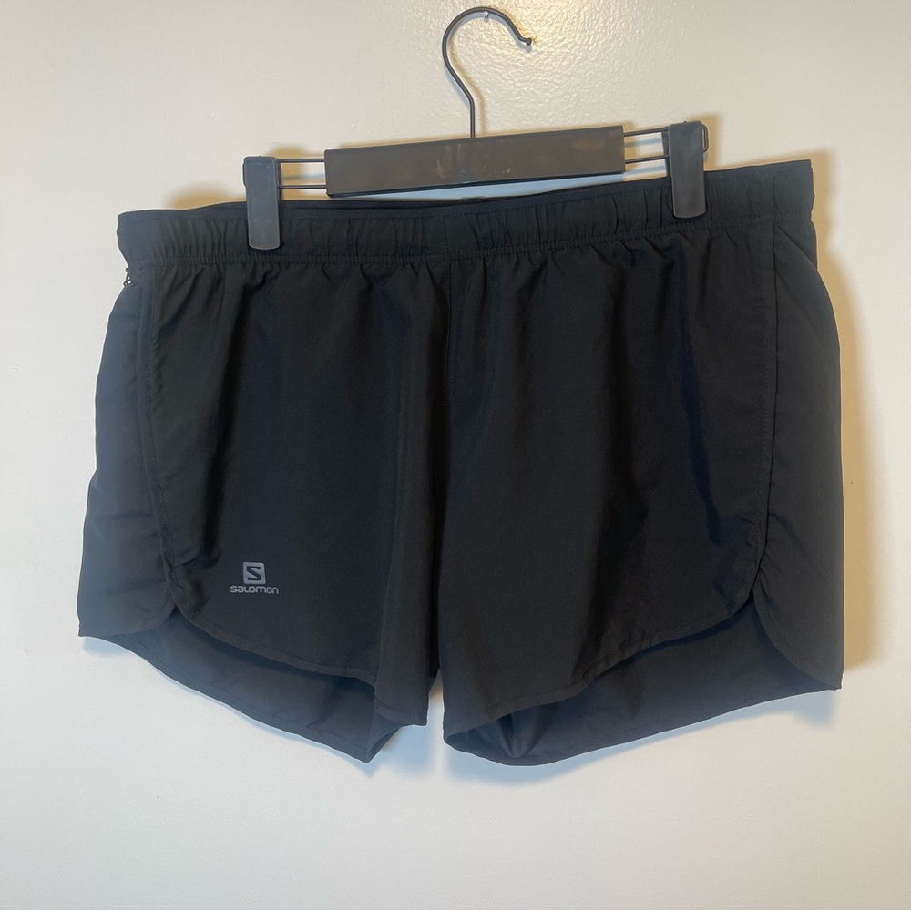 Salomon black running shorts women's size XL